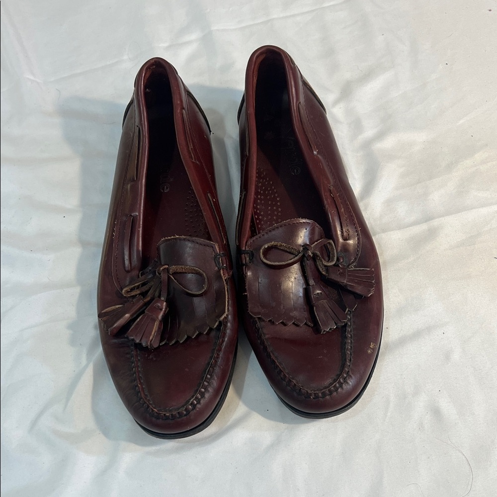 Elegant Burgundy Tassel Loafers for Men